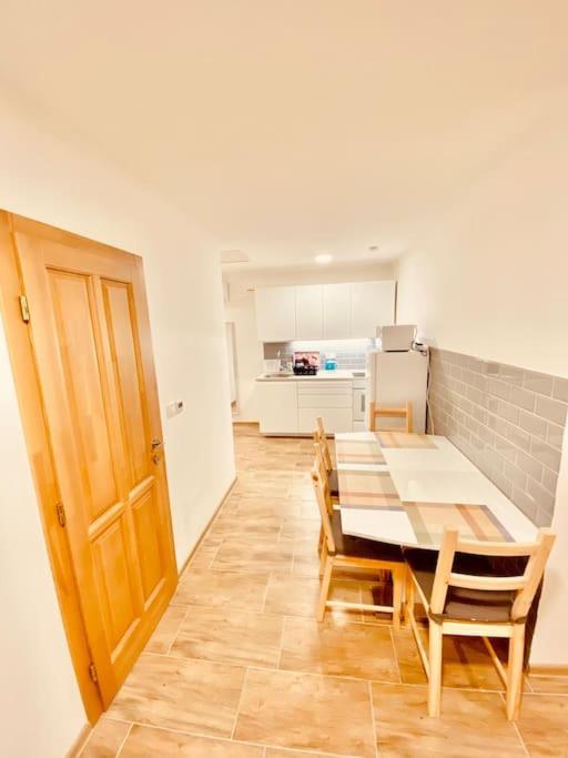 Lemon Premium Apartment Szeged Esterno foto